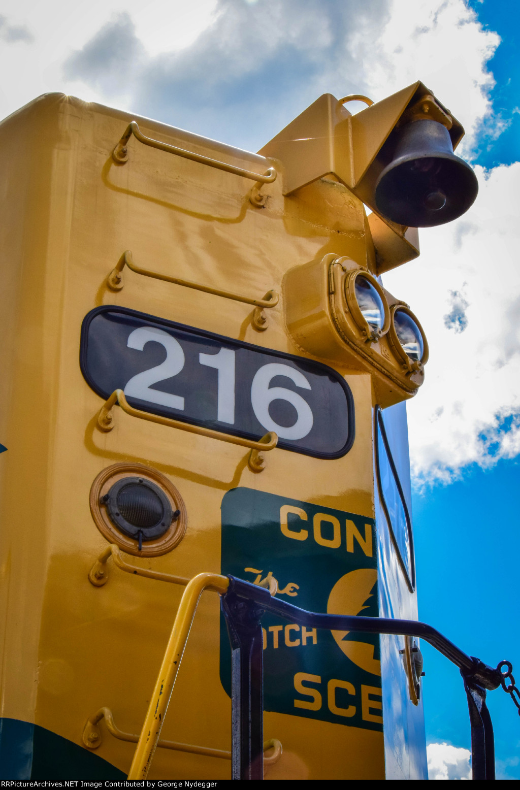 CSRR 216 / Close-up